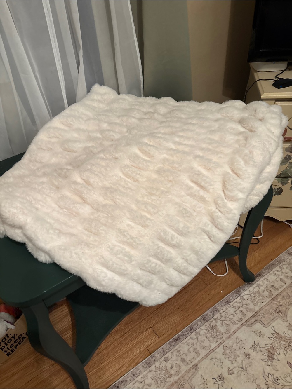 Cozy Plush Faux Fur Throw Blanket - white